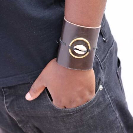 KIMAE Cowrie Leather Bracelet – Adjustable Handmade African Jewelry