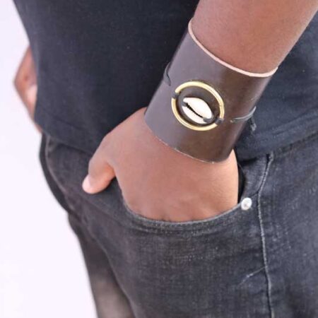 KIMAE Cowrie Leather Bracelet – Adjustable Handmade African Jewelry
